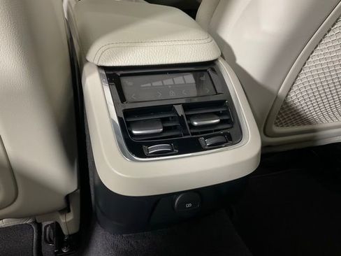 Used 2021 Volvo S60 T5 Inscription image 24