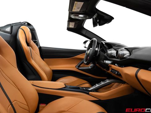 Used 2021 Ferrari 812 GTS image 40