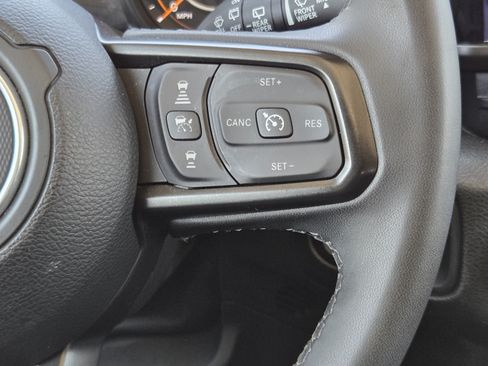 Used 2025 Jeep Wrangler Unlimited Sport AWD/4WD image 26