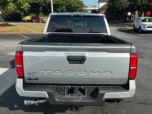 Used 2026 Toyota Tacoma TRD Off-Road w/ TRD Off Road Upgrade Package AWD/4WD image 4