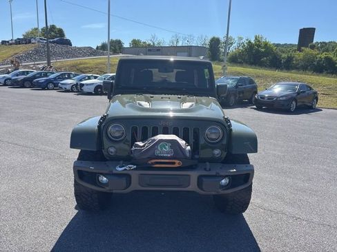Used 2016 Jeep Wrangler Unlimited Sahara AWD/4WD image 3