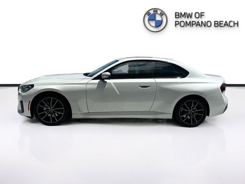 Used 2024 BMW 230i Coupe w/ Premium Package RWD image 4