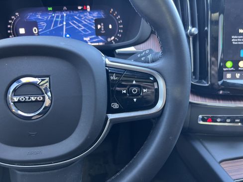 Used 2023 Volvo XC60 B5 Ultimate w/ Climate Package image 20