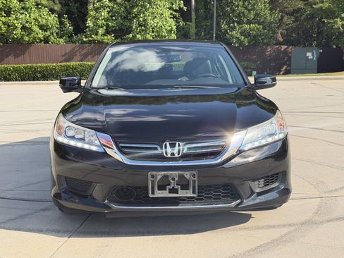 Used 2015 Honda Accord Touring image 2