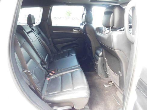 Used 2022 Jeep Grand Cherokee Limited RWD image 7