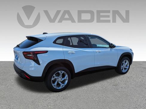 New 2026 Chevrolet Trax LS w/ LS Convenience Package image 22