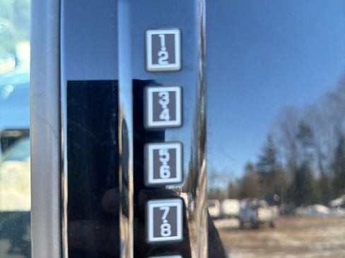 Used 2022 Ford F350 Platinum w/ FX4 Off-Road Package image 13