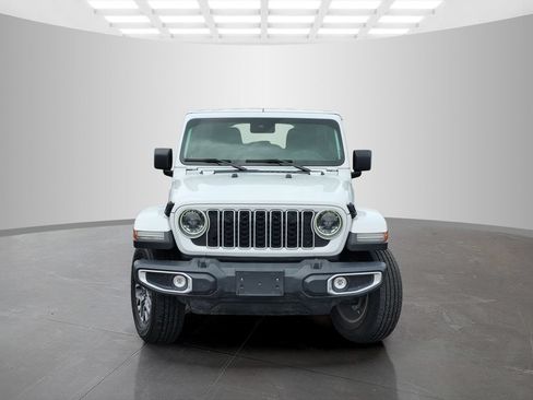 Used 2025 Jeep Wrangler Unlimited Sahara AWD/4WD image 2