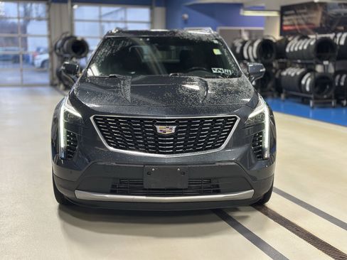 Used 2021 Cadillac XT4 Premium Luxury image 2