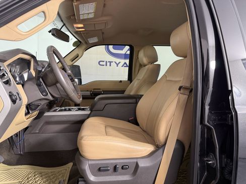 Used 2015 Ford F250 Lariat w/ Chrome Package image 17