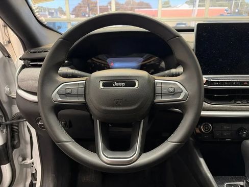 Used 2024 Jeep Compass Latitude AWD/4WD image 23