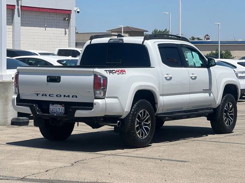 Used 2022 Toyota Tacoma TRD Sport w/ Technology Package AWD/4WD image 5