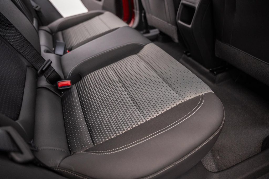 New 2026 Chevrolet Trax LT w/ Sunroof Package FWD image 29