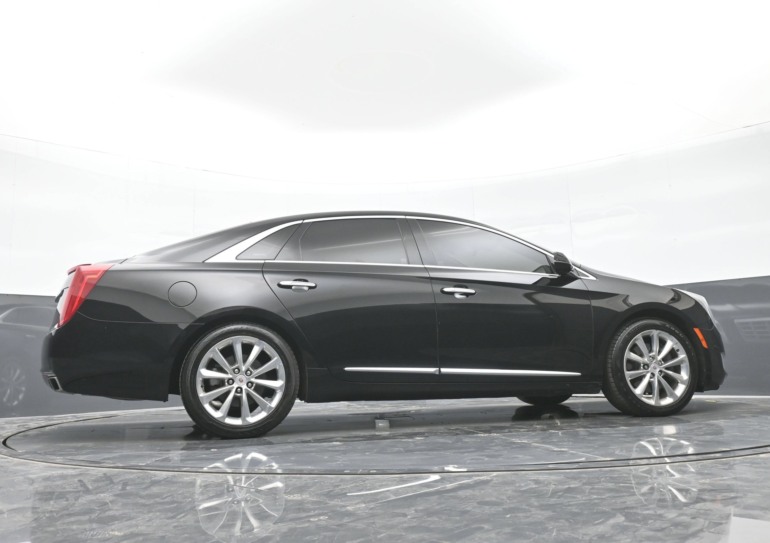 Used 2014 Cadillac XTS Luxury w/ Driver Awareness Package FWD image 39