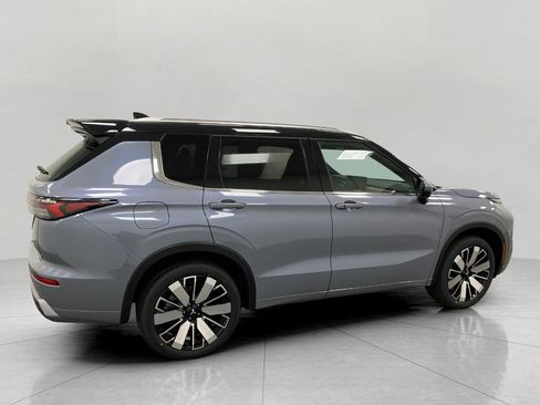 New 2025 Mitsubishi Outlander SEL image 2