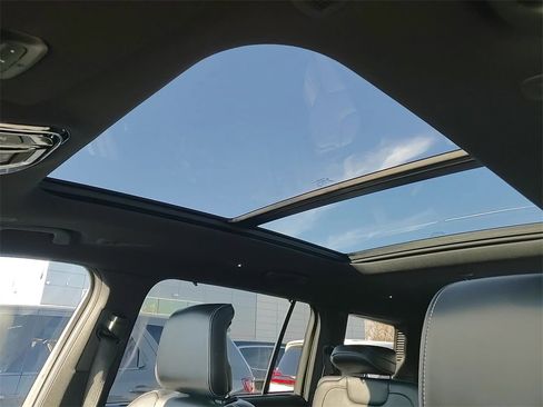 Used 2023 Jeep Grand Cherokee L Overland w/ Advanced Protech Group III image 19