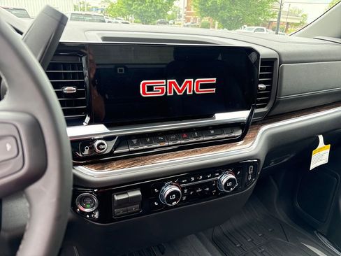 New 2026 GMC Sierra 3500 SLE AWD/4WD image 19