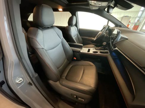Used 2024 Toyota Sienna XSE w/ XSE Plus Package image 30