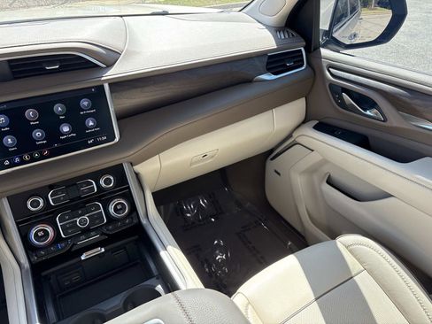 Used 2021 GMC Yukon Denali w/ Denali Ultimate Package image 29