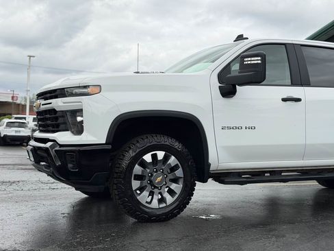 Used 2024 Chevrolet Silverado 2500 Custom w/ Custom Value Package AWD/4WD image 8