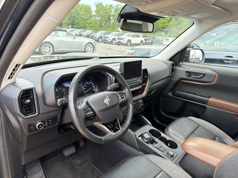 Used 2023 Ford Bronco Sport Outer Banks w/ Tech Package AWD/4WD image 9