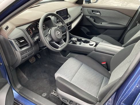 Used 2023 Nissan Rogue SV image 10