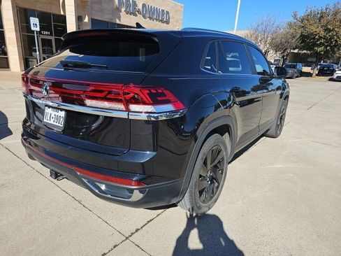 Used 2024 Volkswagen Atlas Cross Sport SE image 4