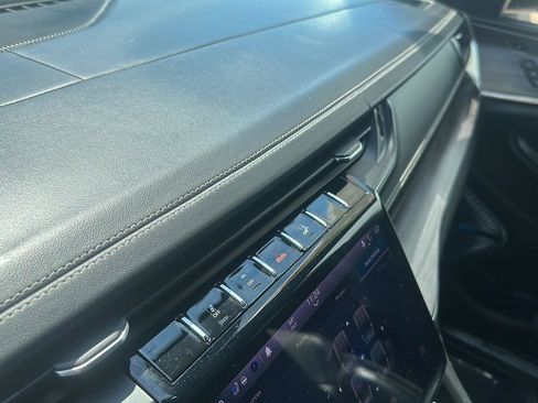 Used 2021 Jeep Grand Cherokee L Overland w/ Luxury Tech Group IV AWD/4WD image 16
