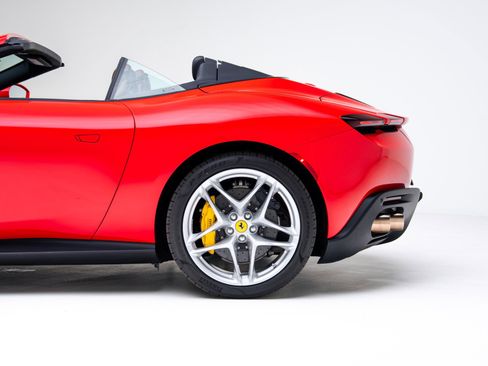Used 2025 Ferrari Roma Spider image 13