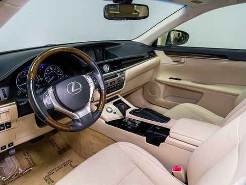 Used 2013 Lexus ES 350 w/ Luxury Pkg FWD image 13