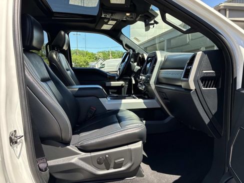 Certified 2022 Ford F250 Lariat w/ Black Appearance Package AWD/4WD image 9