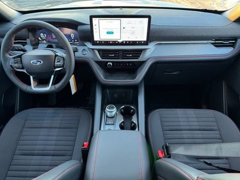 New 2026 Ford Explorer ST-Line w/ ST-Line Street Pack image 7