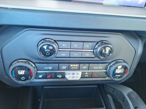 Used 2024 Ford Bronco Outer Banks image 28