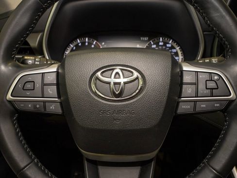 Used 2024 Toyota Highlander XLE image 21