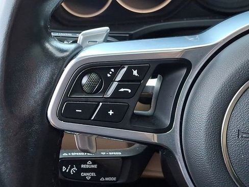 Certified 2023 Porsche Cayenne Platinum Edition image 27