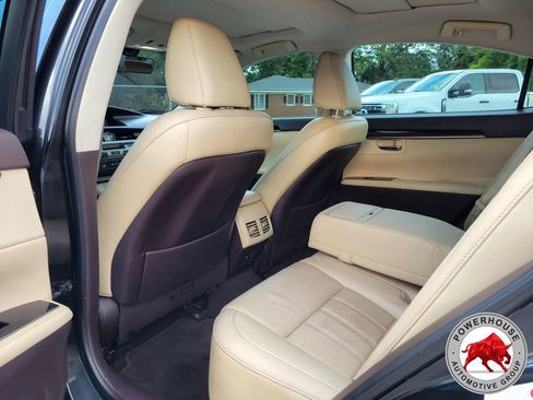Used 2016 Lexus ES 350 w/ Luxury Package w/Wood Trim FWD image 13