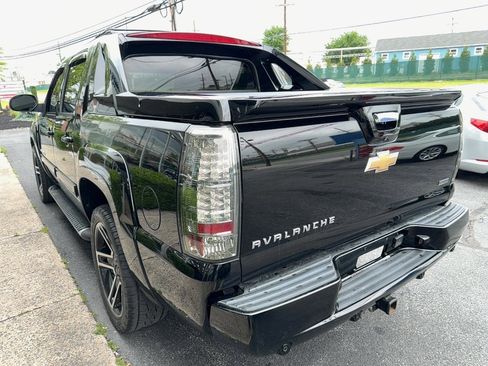 Used 2011 Chevrolet Avalanche LT AWD/4WD image 4