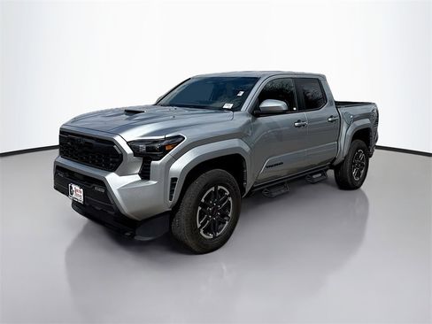 Used 2025 Toyota Tacoma TRD Sport image 3