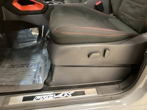 Used 2023 Nissan Frontier PRO-4X w/ Pro Convenience Package image 10