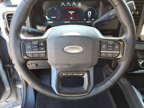 Used 2024 Ford F250 Platinum image 13