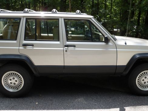 Used 1996 Jeep Cherokee 4WD 4-Door image 30
