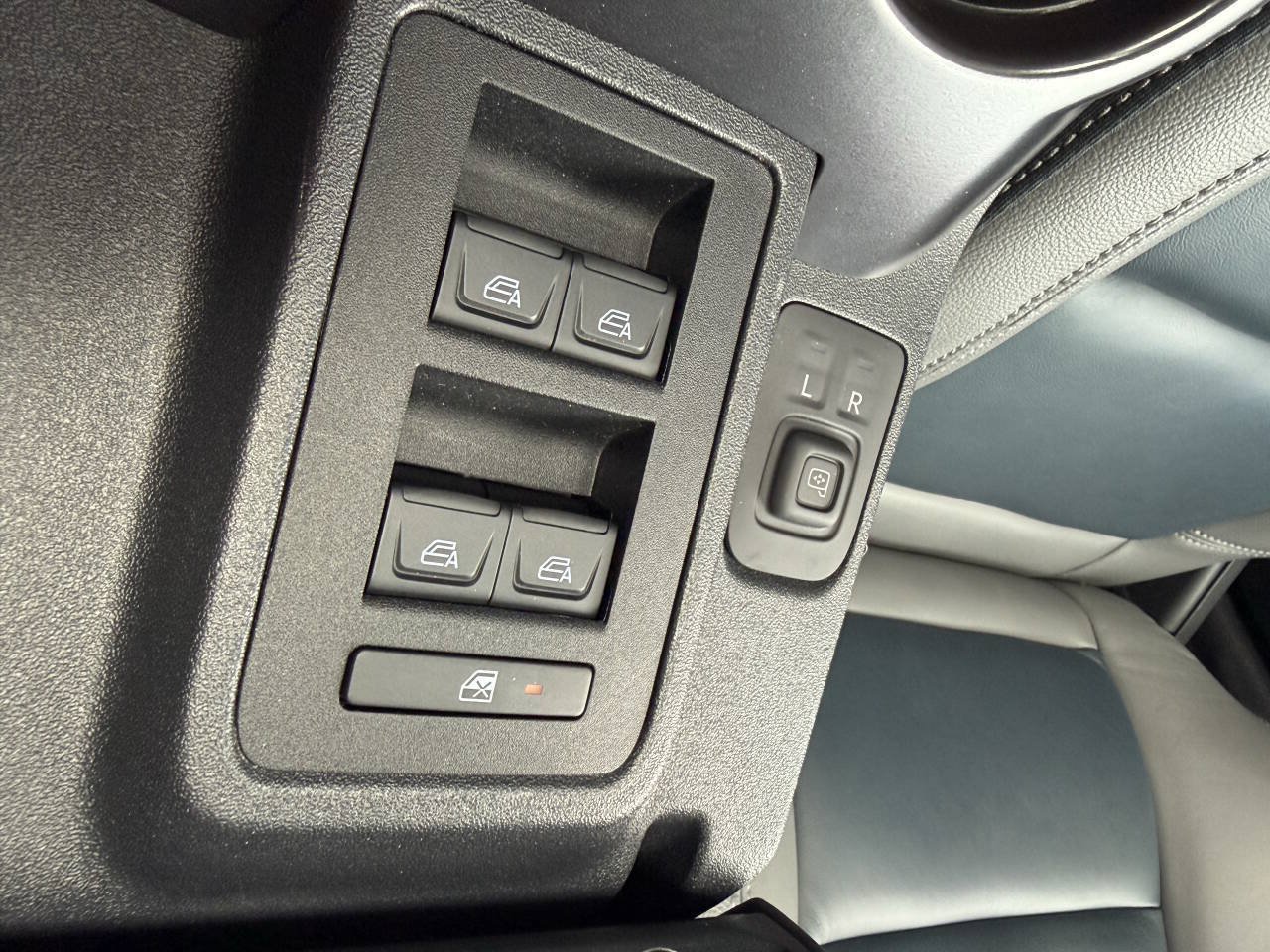 Used 2024 Ford Bronco Outer Banks AWD/4WD image 19
