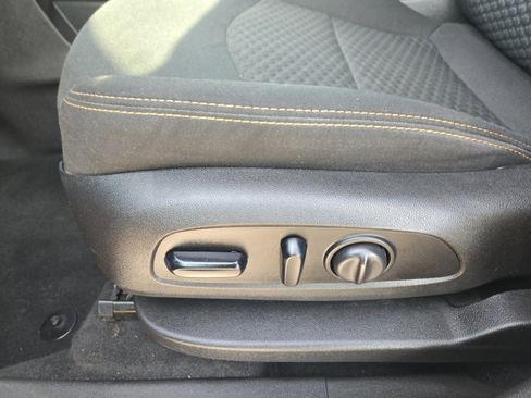 Used 2018 GMC Terrain SLE w/ Driver Convenience Package image 12