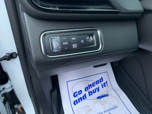 Used 2026 Buick Enclave Avenir w/ Super Cruise Package image 12