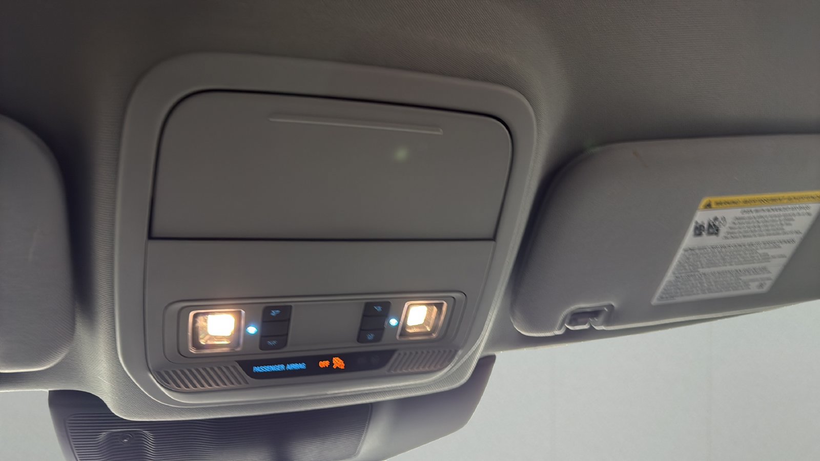 Used 2022 Ford Explorer XLT w/ Equipment Group 202A RWD image 17