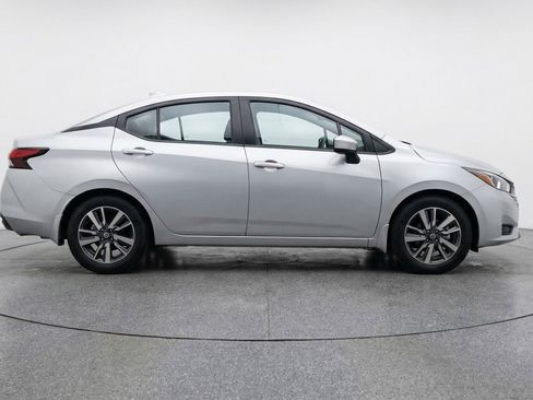 Used 2025 Nissan Versa SV image 11