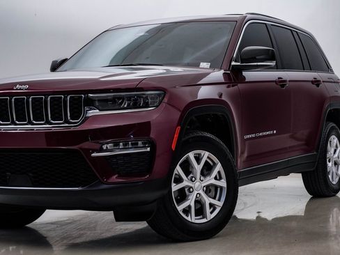 Used 2022 Jeep Grand Cherokee Limited image 2