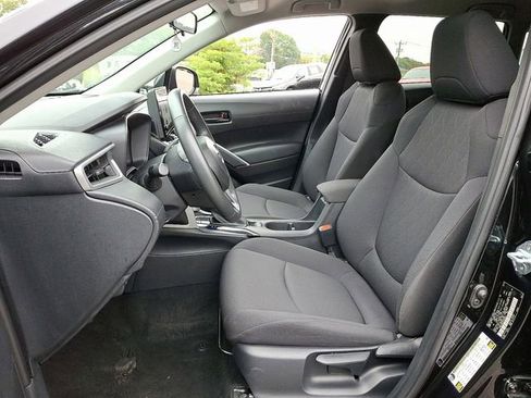 Used 2024 Toyota Corolla Cross LE image 17