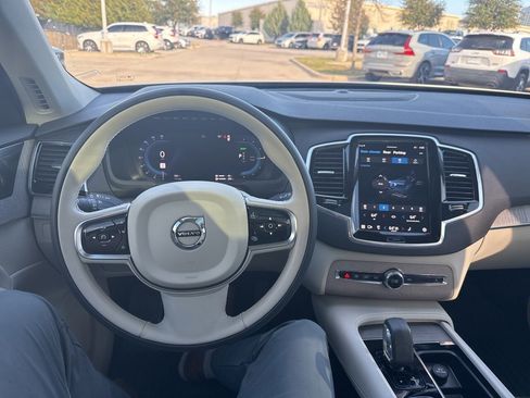 Used 2024 Volvo XC90 T8 Plus w/ Protection Package Premier image 22