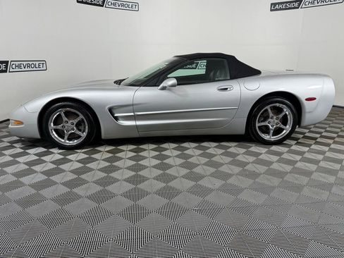 Used 2002 Chevrolet Corvette Convertible w/ Preferred Equipment Group2 RWD image 3